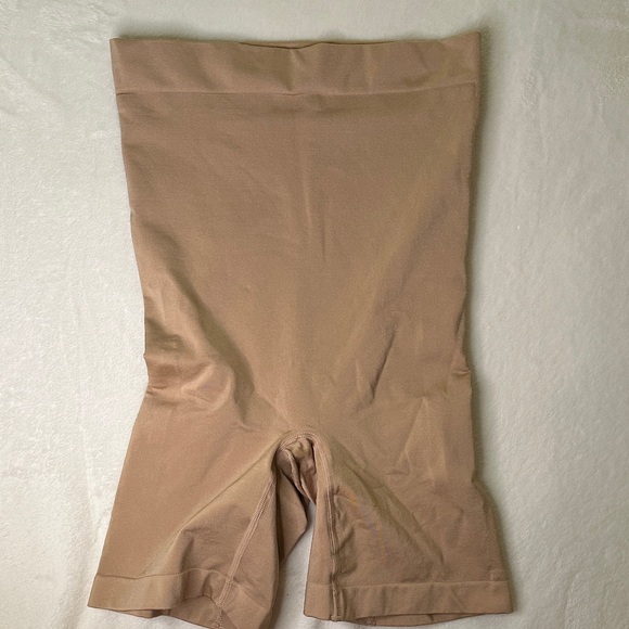 SKIMS Shapewear - Picture 1 of 13